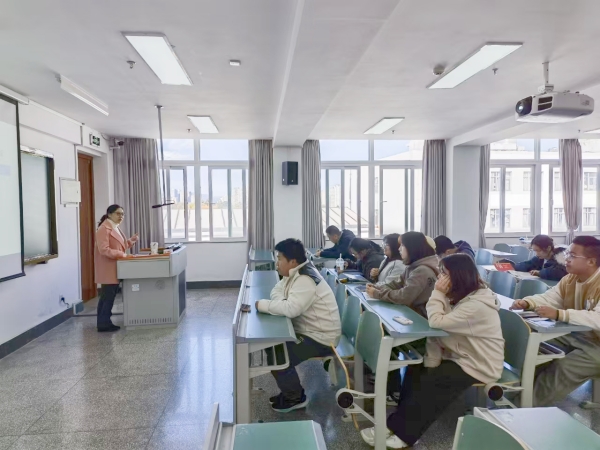 学校在平政校区举办《学风建设与学生自我管理能力培养》 讲座